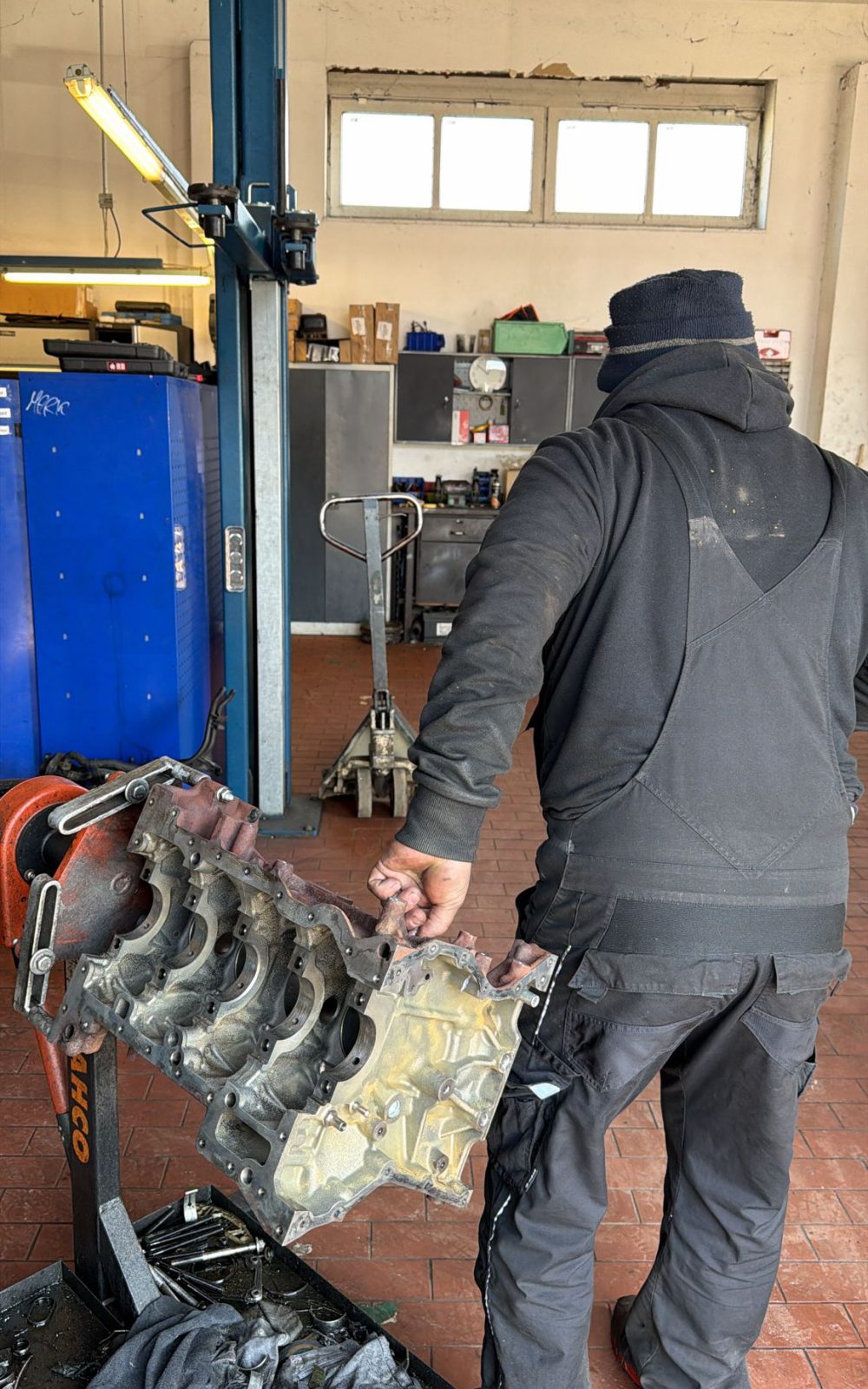 IK_Motorenklinik_Kurbelwelle_Ausbau